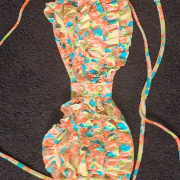 Xhiliration Ruffled Bikini Top - Picture 2 of 2